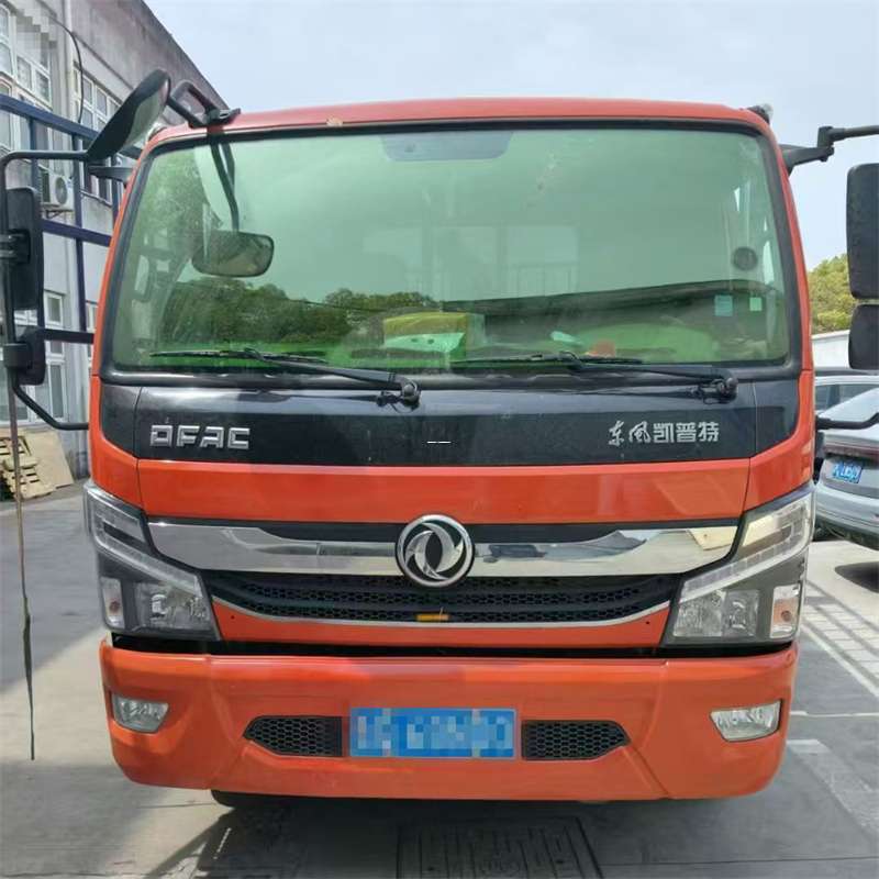 探索多元物流服务：从专线到供应链的运输之旅